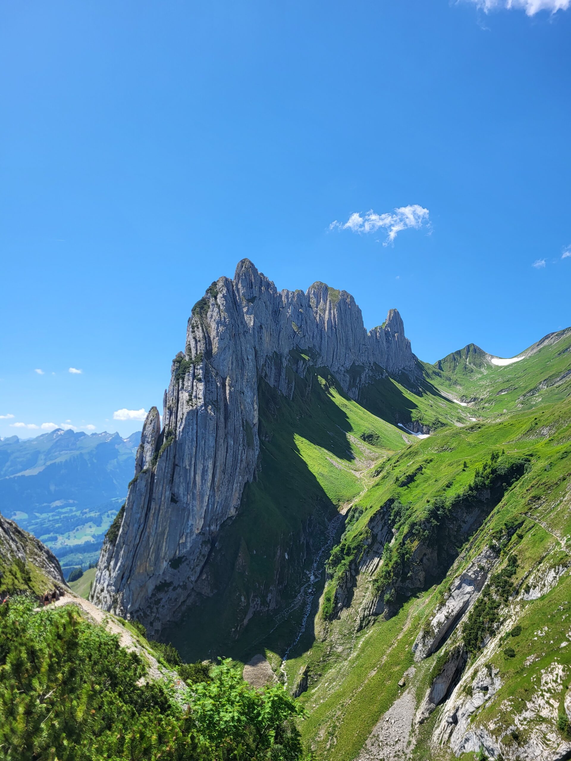 Top 10 Hiking Trails in Switzerland (Difficulty, Duration, Insider Tips)